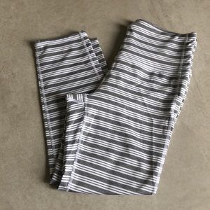 Athleta Grey and White striped Yoga pants SZ S